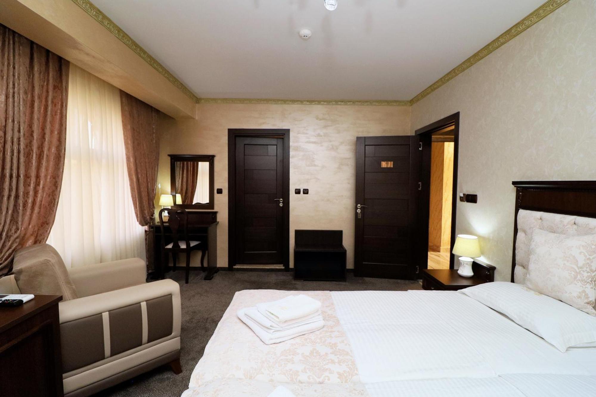 Asa Boutique Hotel Хасково Экстерьер фото