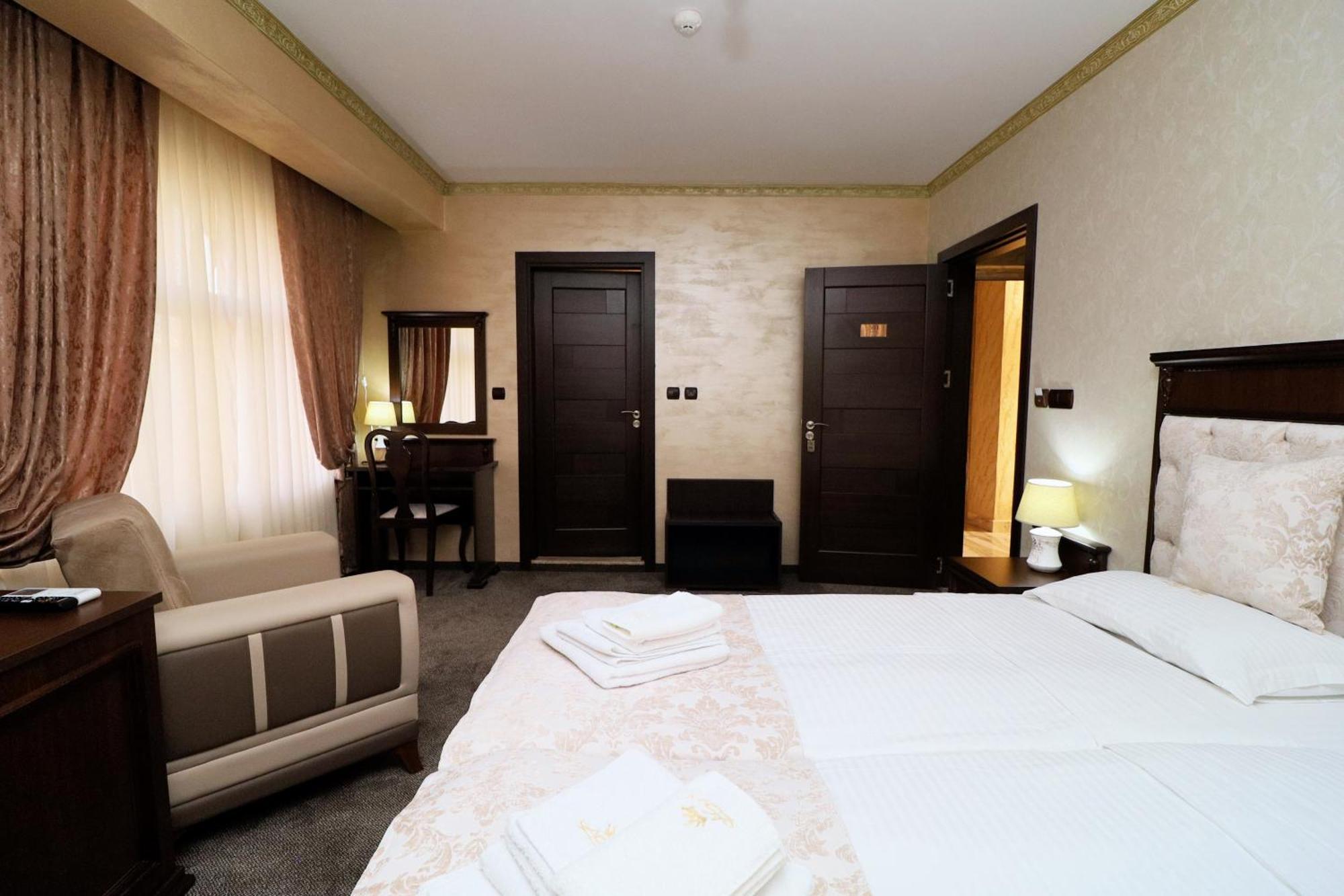 Asa Boutique Hotel Хасково Экстерьер фото